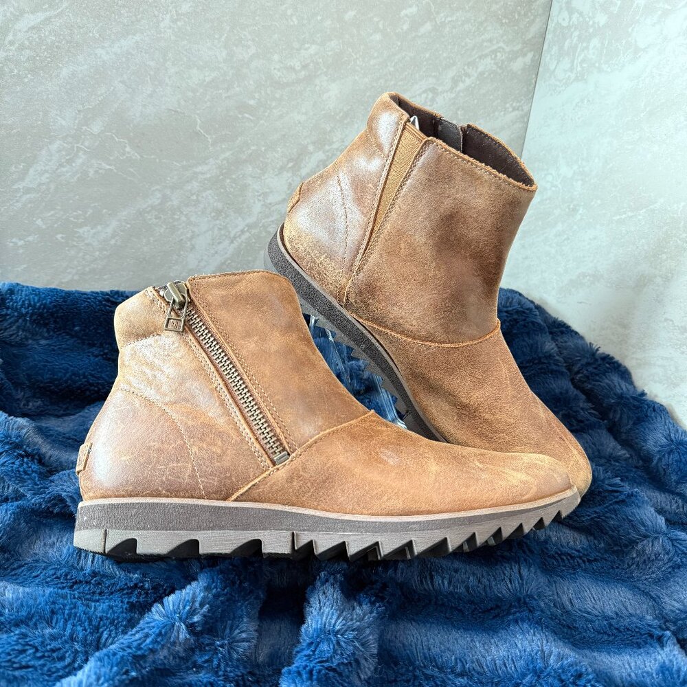 Sorel Brown Ankle Boots with Zipper